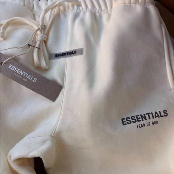 Fear of God Essentials Off-White whole set (unisex because it fits women too) - Picture 3 of 6